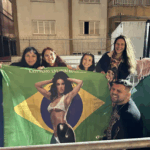 Jovens acampam na Arena da Baixada para show da Katy Perry