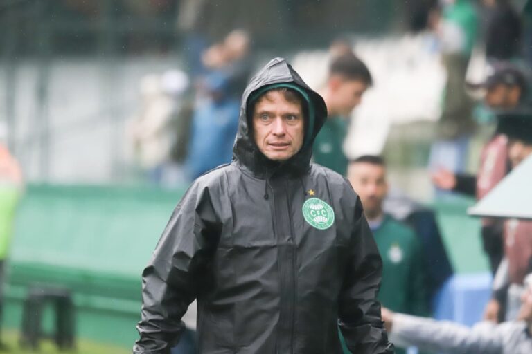 Fernando Seabra reforça que Coritiba não recuou contra o Internacional