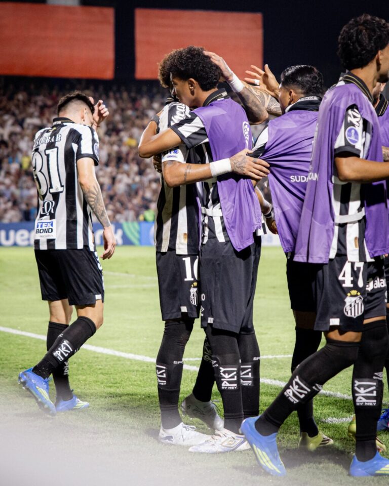 Neymar e Robinho Jr tentam encerrar conflito após incidente no treino
