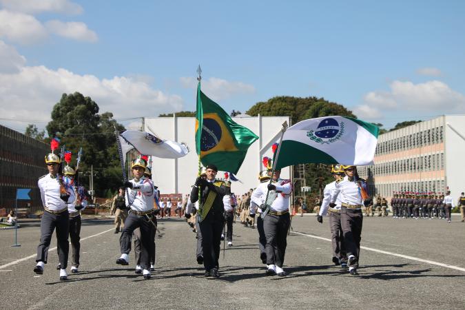 Polícia militar do Paraná destaca direitos humanos e homenageia Tiradentes