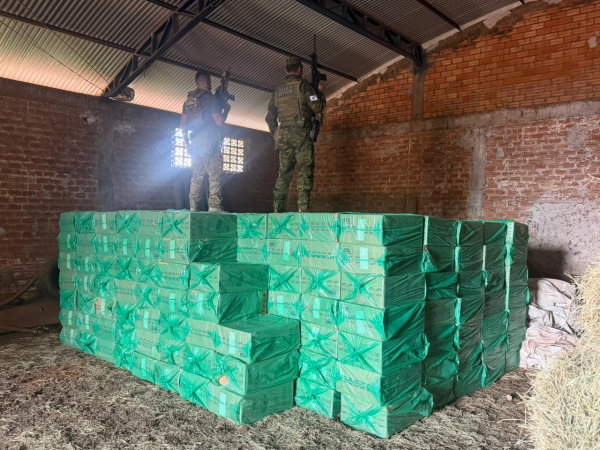 Polícia prende sete homens por contrabando de cigarros no Noroeste do Paraná