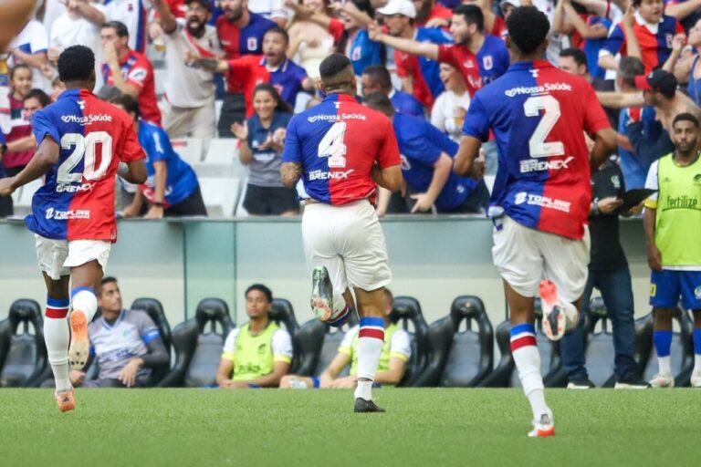 Paraná Clube garante liderança com virada contra Patriotas na Segundona do Paranaense