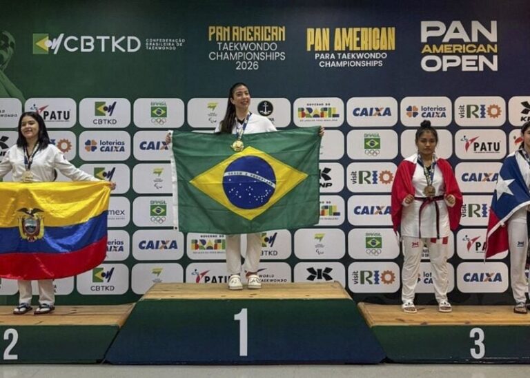 Atletas de Curitiba brilham com ouro no Pan-americano de Taekwondo