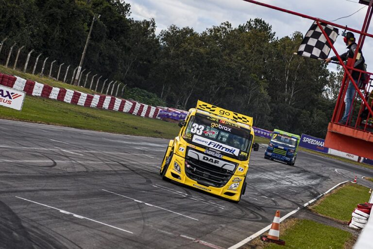 paranaenses lideram etapa decisiva da fórmula truck em guaporé