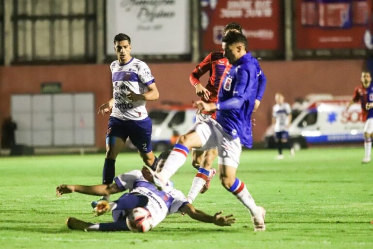 Paraná clube e série d movimentam os campos neste fim de semana
