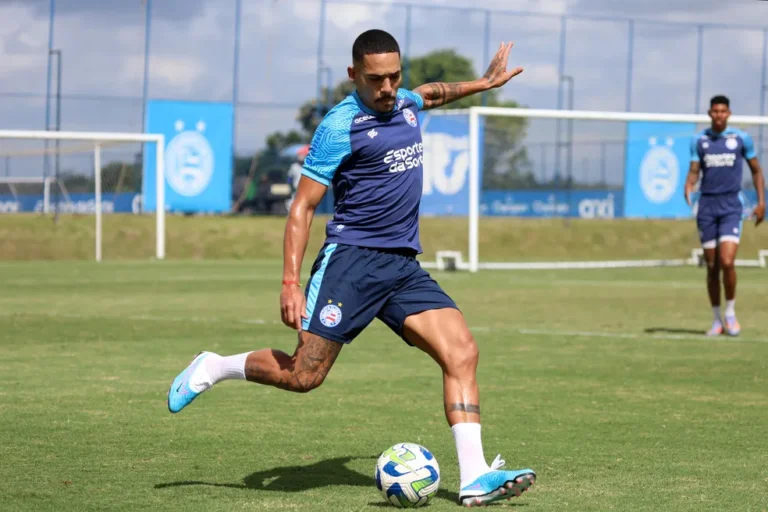 Athletico avalia Gilberto como reforço para lateral-direita após perder Rodinei